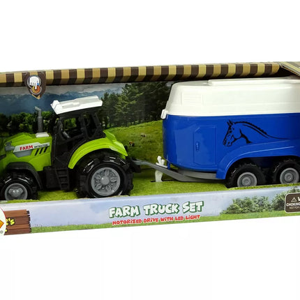 Traktorius su arklių priekaba, garsas, žalias ūkis