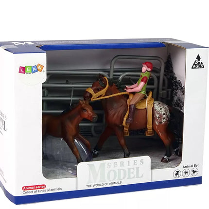 2 figūrėlių rinkinys: kumeliukas ir žirgas aptvare + raitelis