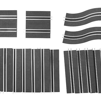 Radijo bangomis valdoma lenktynių trasa su 2 automobiliais