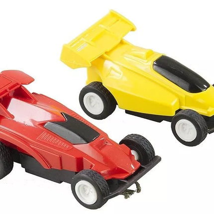 Radijo bangomis valdoma lenktynių trasa su 2 automobiliais