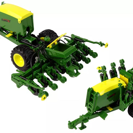 Mėlynas traktorius su presu