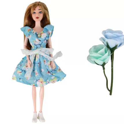 Vaikiška lėlė Emily Spring ilgais plaukais, su mėlyna gėlių suknele