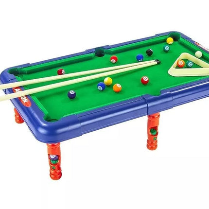 6 viename stalas su keičiamomis žaidimų lentomis ir priedais: futbolas, krepšinis, snukeris