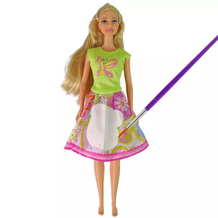 Lėlė ilgais plaukais su piešiniu ant suknelės