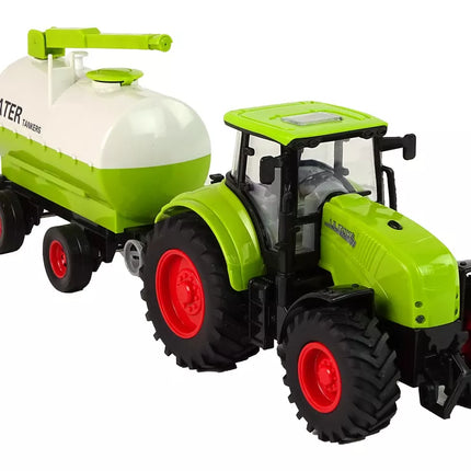 Traktorius su didelių ratų priekaba žalias ūkis