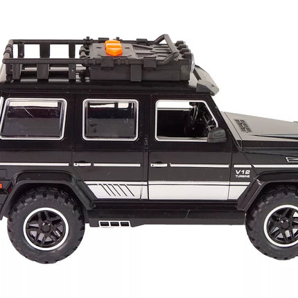 Juodas automobilis bekelės frikcinis pavaros garsas