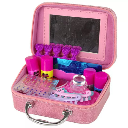 Makiažo ir nagų rinkinys rožiniame lagamine