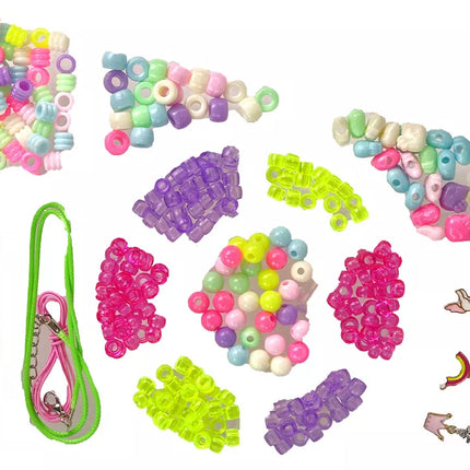 Spalvingas nagų ir papuošalų rinkinys