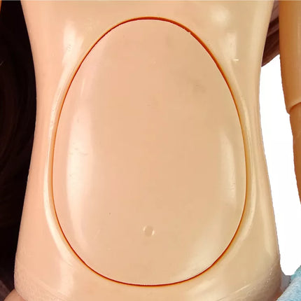 Lėlė su nėščiosios mėlyna suknele