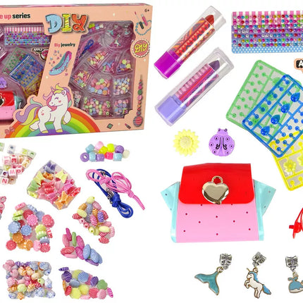 Spalvingas makiažo ir papuošalų rinkinys