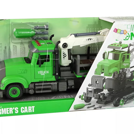 Žalias medienos sunkvežimis