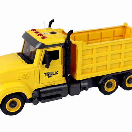 Sunkvežimių garsai atsukant ir sukant geltoną