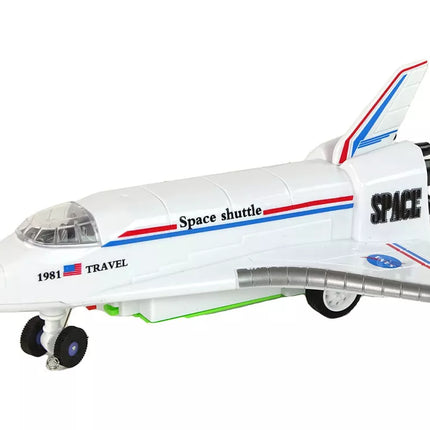 Baltas nuotoliniu būdu valdomas reaktyvinis lėktuvas