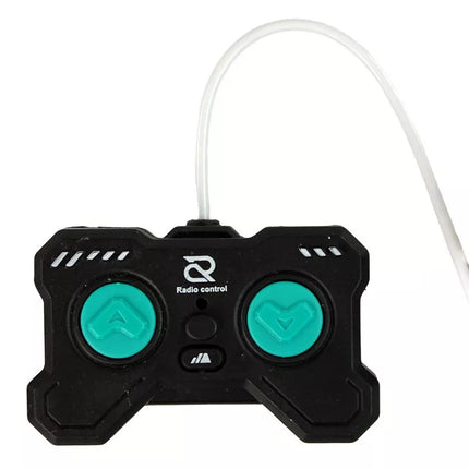 Baltas nuotoliniu būdu valdomas reaktyvinis lėktuvas