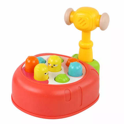 „Whac-A-Mole“ spalvingas morkų arkadinis žaidimas