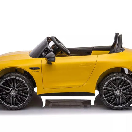 Mercedes AMG SL63 elektromobilis, geltonos spalvos