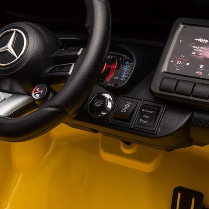 Mercedes AMG SL63 elektromobilis, geltonos spalvos