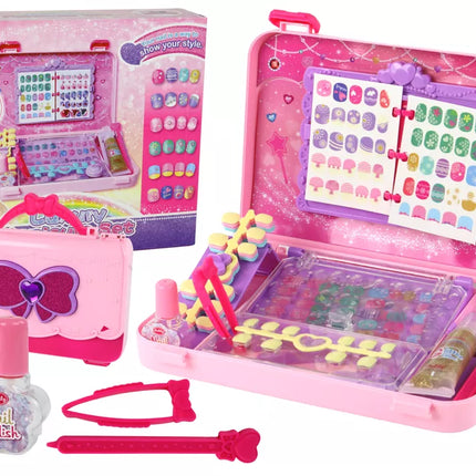 Lagaminas su nagų priedais, manikiūro lipdukais ir nagų galiukais