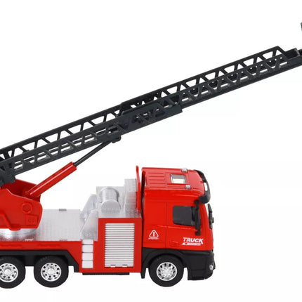 Raudonas gaisrinės mašinos sunkvežimis su ištraukiama kopėčių strėle