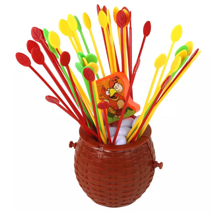 Šeimos arkadinis žaidimas – statykite vištos lizdą iš pagaliukų