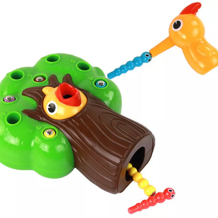 Magnetinis arkadinis žaidimas: pagauk slieką ir pamaitink paukštį