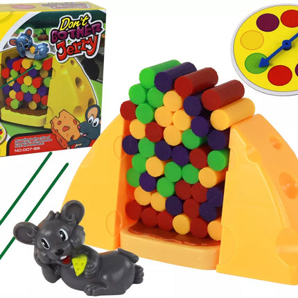 Sūrio piramidės arkadinis žaidimas „Nenuversk pelės“