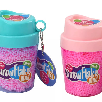 Purūs polistirolo kamuoliukai rožiniame puodelyje