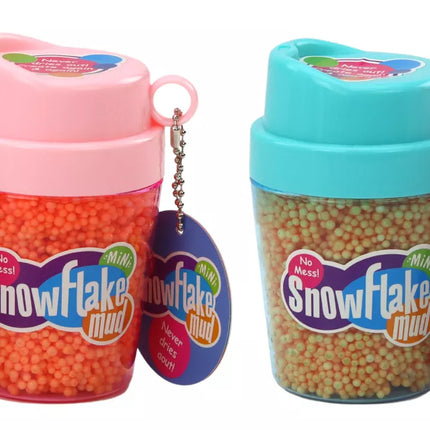 Purūs putplasčio kamuoliukai oranžiniame puodelyje