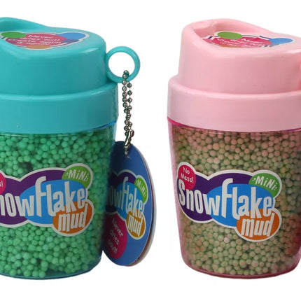 Žaliame puodelyje minkšti putplasčio kamuoliukai