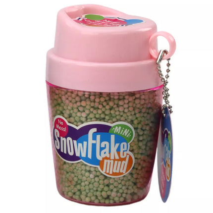 Žaliame puodelyje minkšti putplasčio kamuoliukai