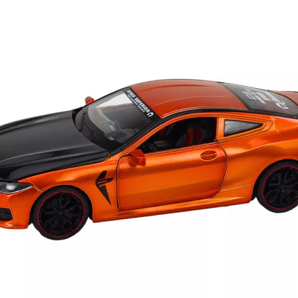 Sportinis automobilis, metalinis, frikcinis variklis, atidaromi elementai, 1:24, oranžinis