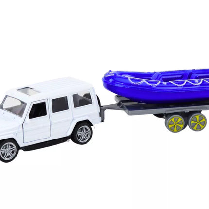Visureigis su priekaba ir motorine valtimi, baltas mėlynas