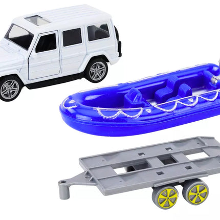 Visureigis su priekaba ir motorine valtimi, baltas mėlynas