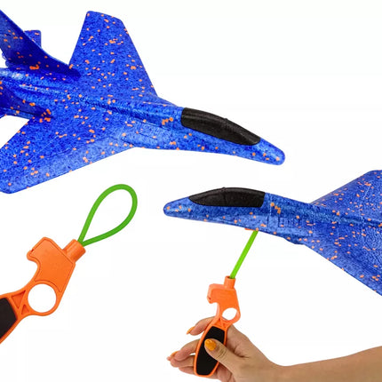 Styrofoam lėktuvas su mėlynu šautuvu