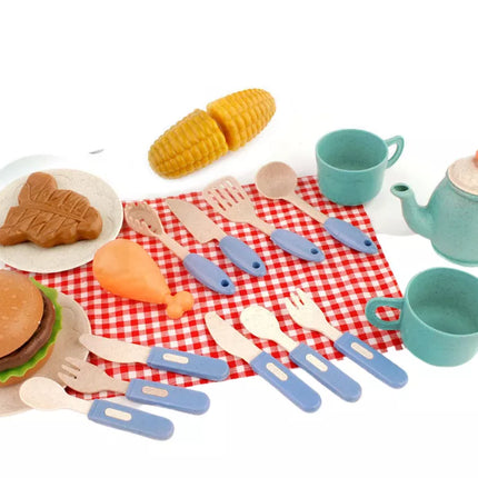 Grilio reikmenų, maisto, stalo įrankių, lėkščių ir puodelių rinkinys