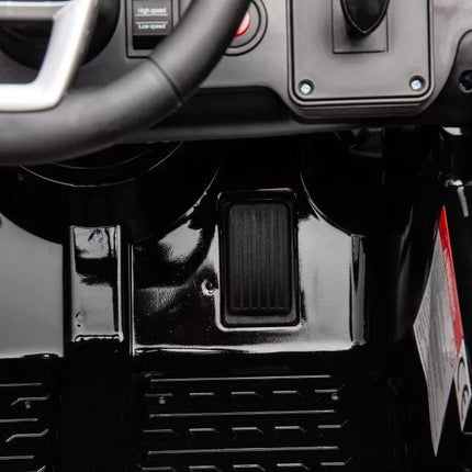 Juodas akumuliatorinis automobilis Audi Q7