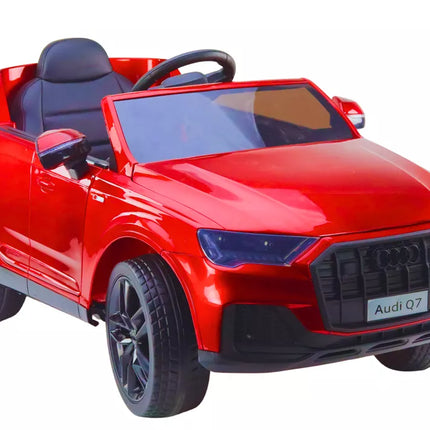 Raudonas dažytas elektromobilis Audi Q7