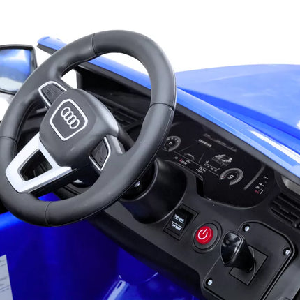 Mėlynos spalvos elektromobilis Audi Q7