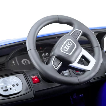 Mėlynos spalvos elektromobilis Audi Q7