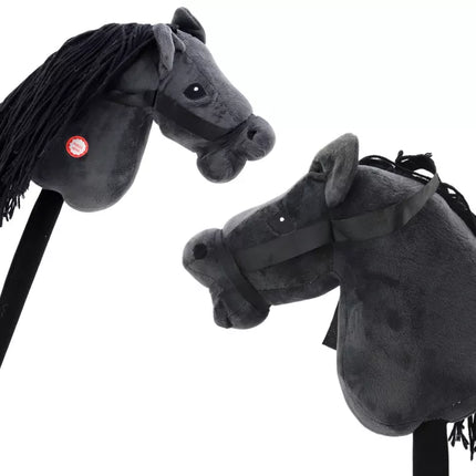 Pliušinis arkliuko galva ant lazdelės žaislas ilgais plaukais – juodas garsas