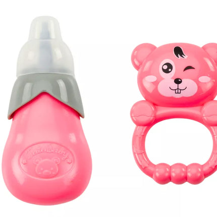 Lėlė su tamsiai mėlyna suknele, pisuaru, buteliuku, barškučio garsais