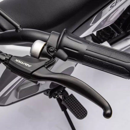 A9901 Baterijomis maitinamas balansinis dviratis, baltas