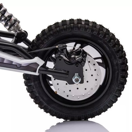 A9901 Baterijomis maitinamas balansinis dviratis, baltas