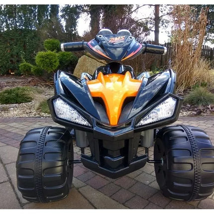 Juodas keturratis elektromobilis (vidutinio dydžio)