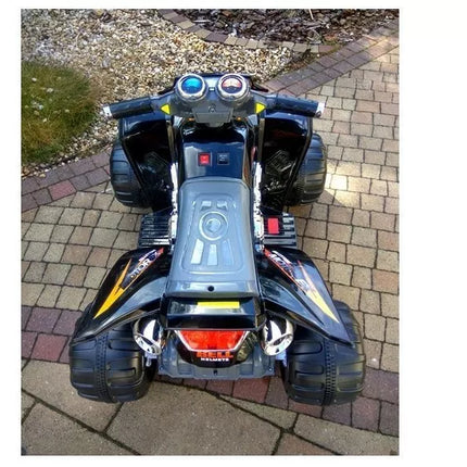 Juodas keturratis elektromobilis (vidutinio dydžio)