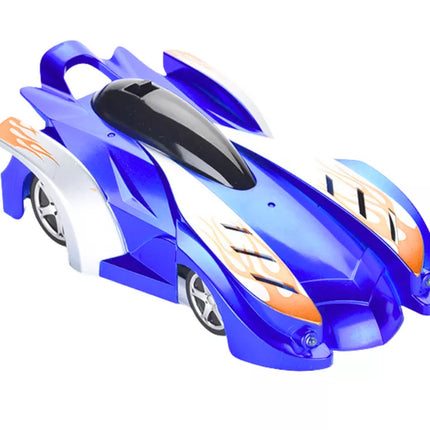 Sportinis automobilis, važiuojantis sienomis ir lubomis su mėlynu lazeriu