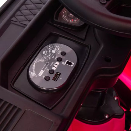 Scania 500R HL698 rožinis 4x4 elektromobilis