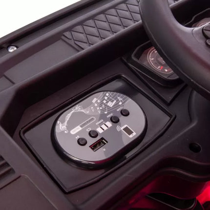 Scania 500R HL698 rožinis 4x4 elektromobilis