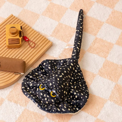 Pliušinis dygliuotasis rajos talismanas, juodas, taškuotas, 50 cm