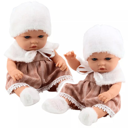 Smėlio spalvos suknelė, skrybėlė, apykaklė ir kojinės kūdikių lėlei